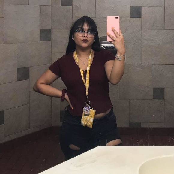 Meet your Posher, Victoria - Picture 1 of 1